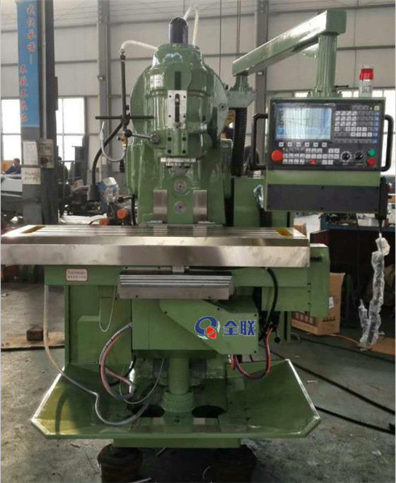 XK5040立(li)式升降(jiang)台數控(kong)銑床