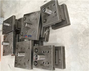 壓力(li)機模(mo)具