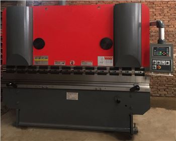 西安(an)市長安區(qu)黃良古城(cheng)車輛廠