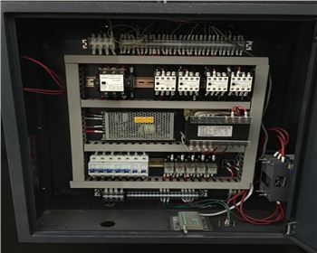 液壓(ya)折彎(wan)機電(dian)路維(wei)修改(gai)造