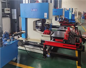 液(ye)壓數控沖(chong)孔中心