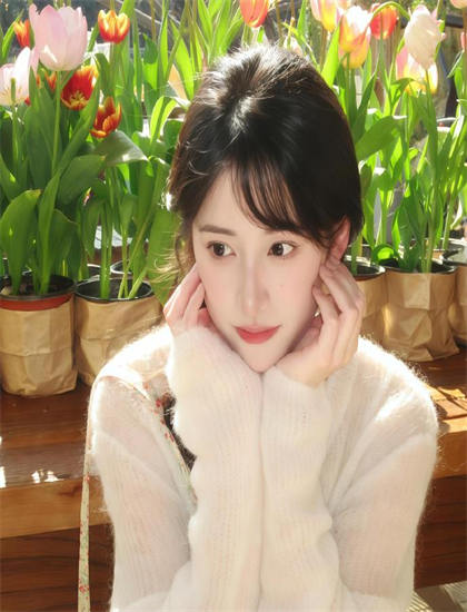 影院同步：《成为凯瑟琳格雷厄姆》拍摄技巧分析：镜头语言与画面构图探讨